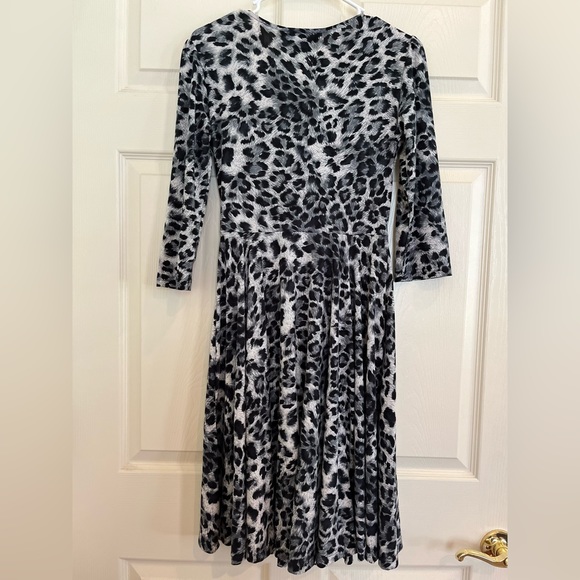 VESADE NEW YORK dress - Picture 8 of 13